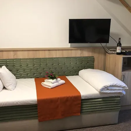 Hotel Kalvaria Varfal Panzio 3*