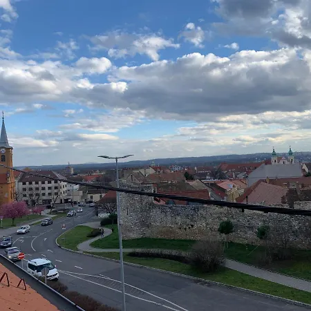 Kálvária Várfal 3*