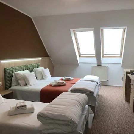 Hotel Kalvaria Varfal Panzio