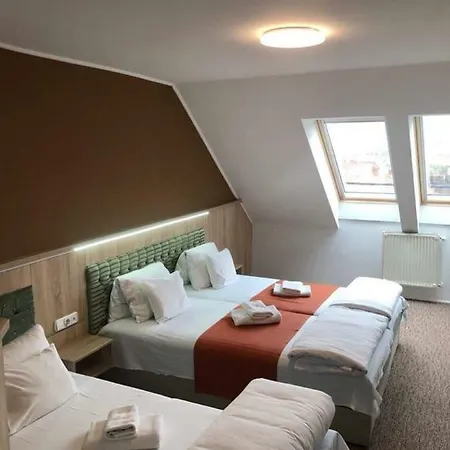 Kalvaria Varfal Panzio 3* Pécs
